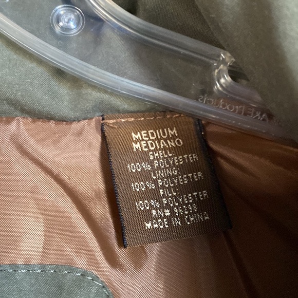 Saint johns bay size medium green  vest - Picture 3 of 7